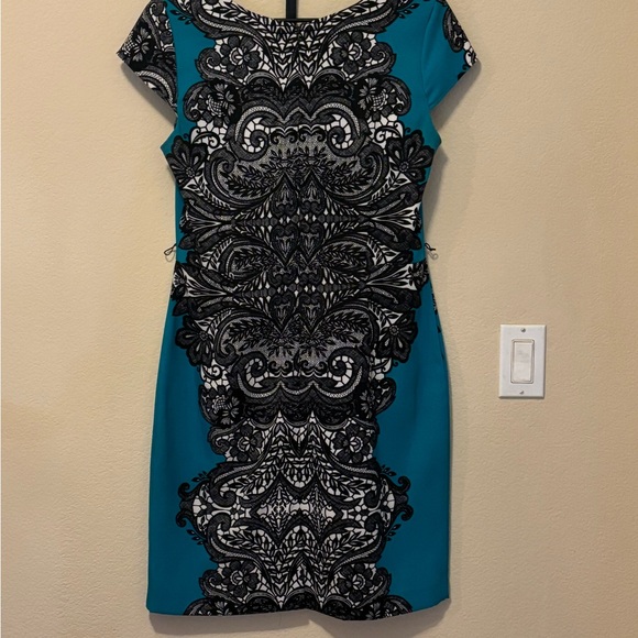 Floral print dress - Picture 2 of 6